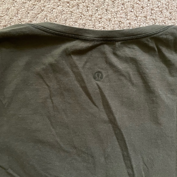 Lululemon split front love tee - Picture 4 of 5